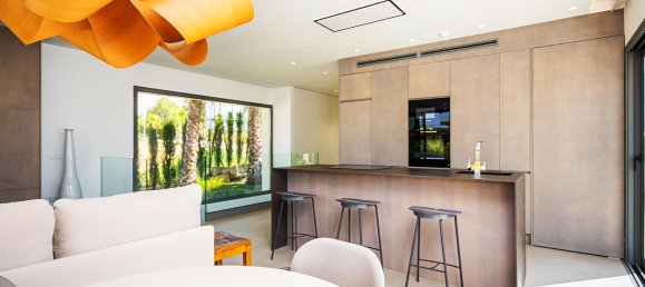 3 bedrooms House in San Miguel de Salinas, Spain No. 13493 20