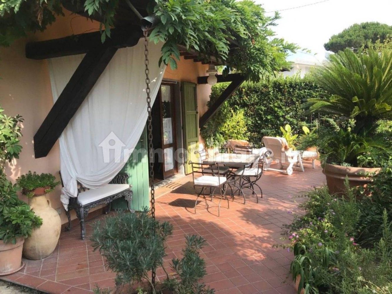 5 rooms Villa in Montignoso, Italy No. 49602