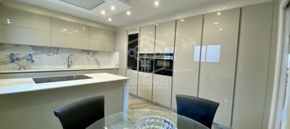 4 bedrooms Apartment in Barcelona, Spain No. 7426 7