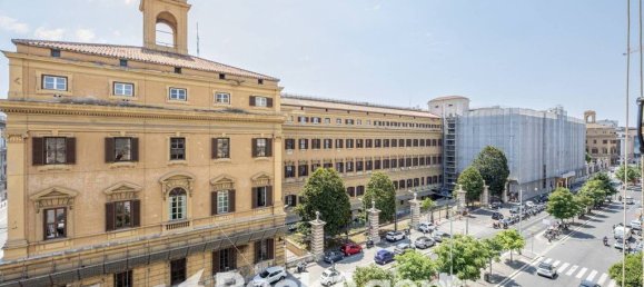 4 bedrooms Apartment in Rome, Italy No. 334928 3