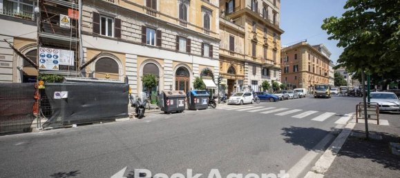 4 bedrooms Apartment in Rome, Italy No. 334928 24