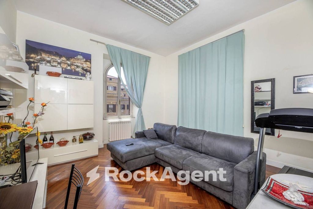 4 bedrooms Apartment in Rome, Italy No. 334928
