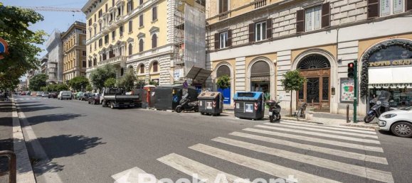 4 bedrooms Apartment in Rome, Italy No. 334928 23