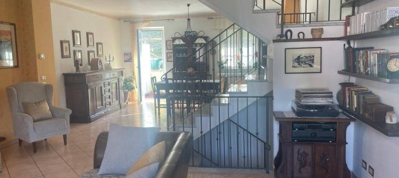 4 Schlafzimmer Haus in Carrara, Italy, Nr. 130946 32