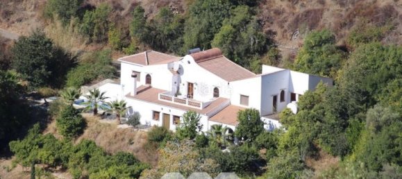 5 bedrooms House in Sedella, Spain No. 42727 3