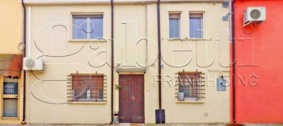 4 rooms House in Ferrara, Italy No. 35639 35