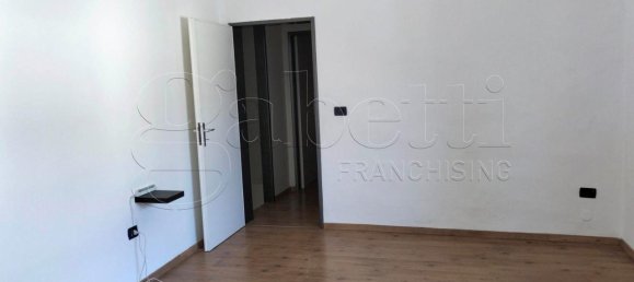 4 rooms House in Ferrara, Italy No. 35639 25