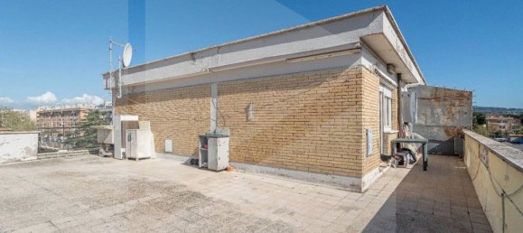 2 rooms Penthouse in Ciampino, Italy No. 17858 17