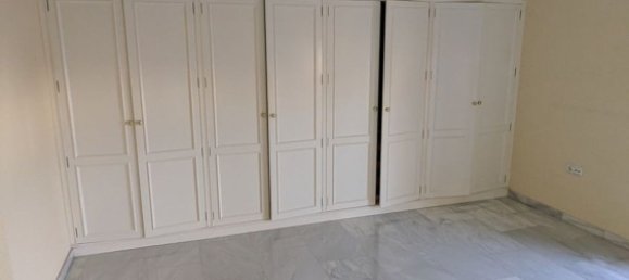 Apartamento de 4 dormitorios en Córdoba, Spain No. 190108 17