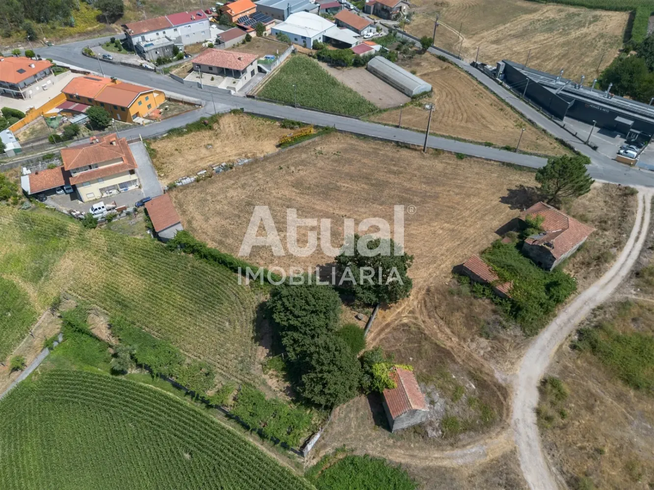 18300m² Land in Pacos de Ferreira, Portugal No. 332320