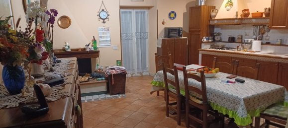 Dúplex de 3 dormitorios en Pisoniano, Italy No. 73543 2