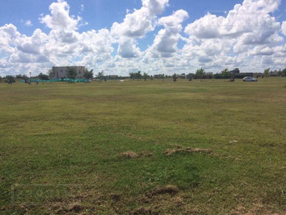  Land in Escobar, Argentina No. 121240