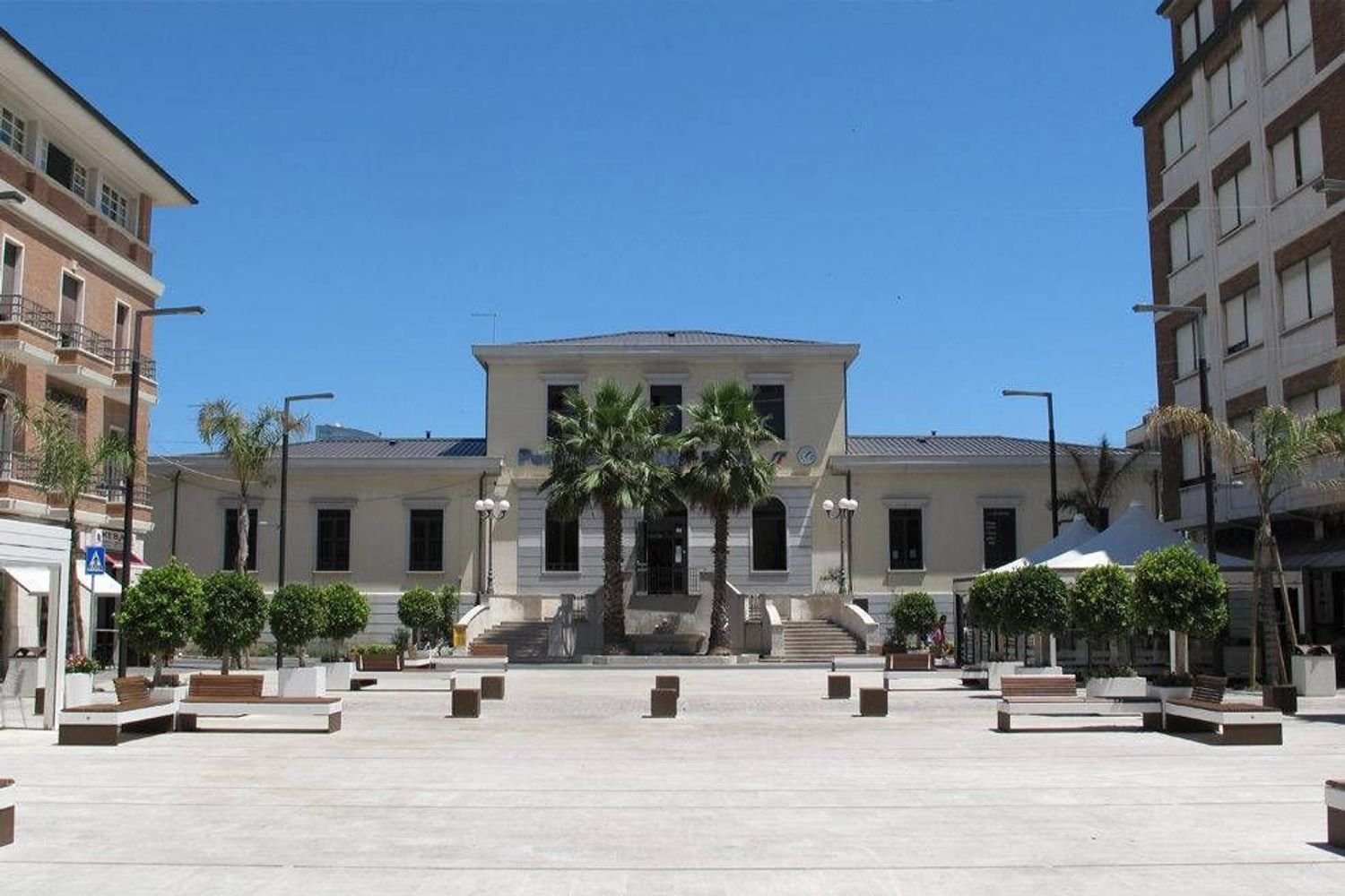 Gewerbliche Immobilie in Porto San Giorgio, Italy 54m², Nr. 343421