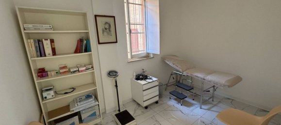 Gewerbliche Immobilie in Porto San Giorgio, Italy 54m², Nr. 343421 10