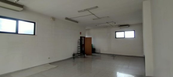154m² Commercial property in San Giovanni Teatino, Italy No. 169138 17