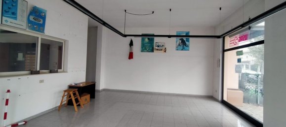 154m² Commercial property in San Giovanni Teatino, Italy No. 169138 8