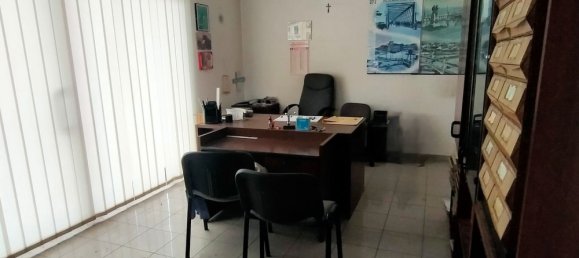 154m² Commercial property in San Giovanni Teatino, Italy No. 169138 31