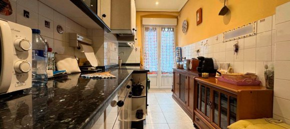 3 bedrooms Apartment in Basque Autonomous Community, Spain No. 147324 3