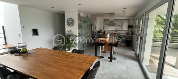 5 bedrooms Villa in Veurey-Voroize, France No. 197977 5