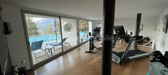 5 bedrooms Villa in Veurey-Voroize, France No. 197977 9