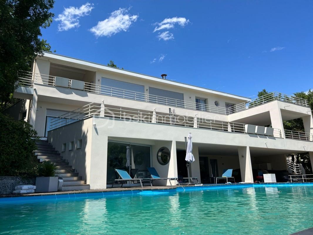 5 bedrooms Villa in Veurey-Voroize, France No. 197977