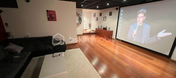 5 bedrooms Villa in Veurey-Voroize, France No. 197977 10