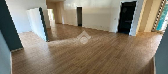 200m² Commercial property in Lugo, Italy No. 20460 12