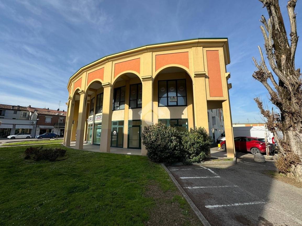 200m² Commercial property in Lugo, Italy No. 20460