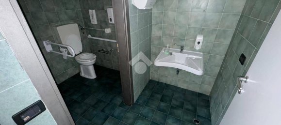 200m² Commercial property in Lugo, Italy No. 20460 15