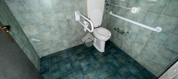 200m² Commercial property in Lugo, Italy No. 20460 16