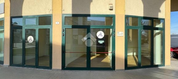 200m² Commercial property in Lugo, Italy No. 20460 4