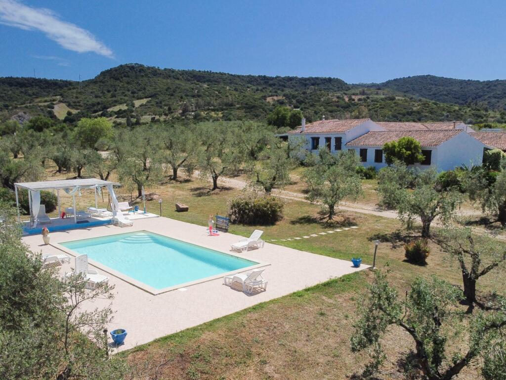 11 bedrooms House in Galtellì, Italy No. 54595