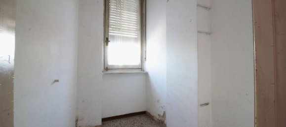 4 bedrooms Apartment in Turin, Italy No. 313296 8