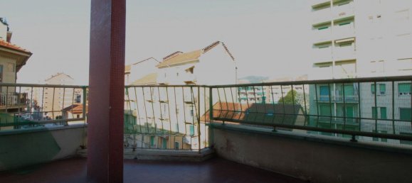 4 bedrooms Apartment in Turin, Italy No. 313296 7