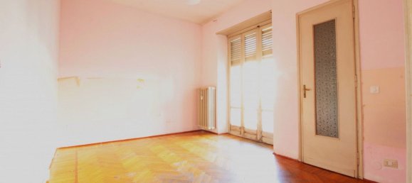 4 bedrooms Apartment in Turin, Italy No. 313296 3