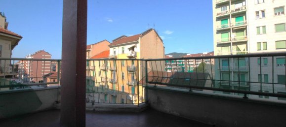 4 bedrooms Apartment in Turin, Italy No. 313296 6