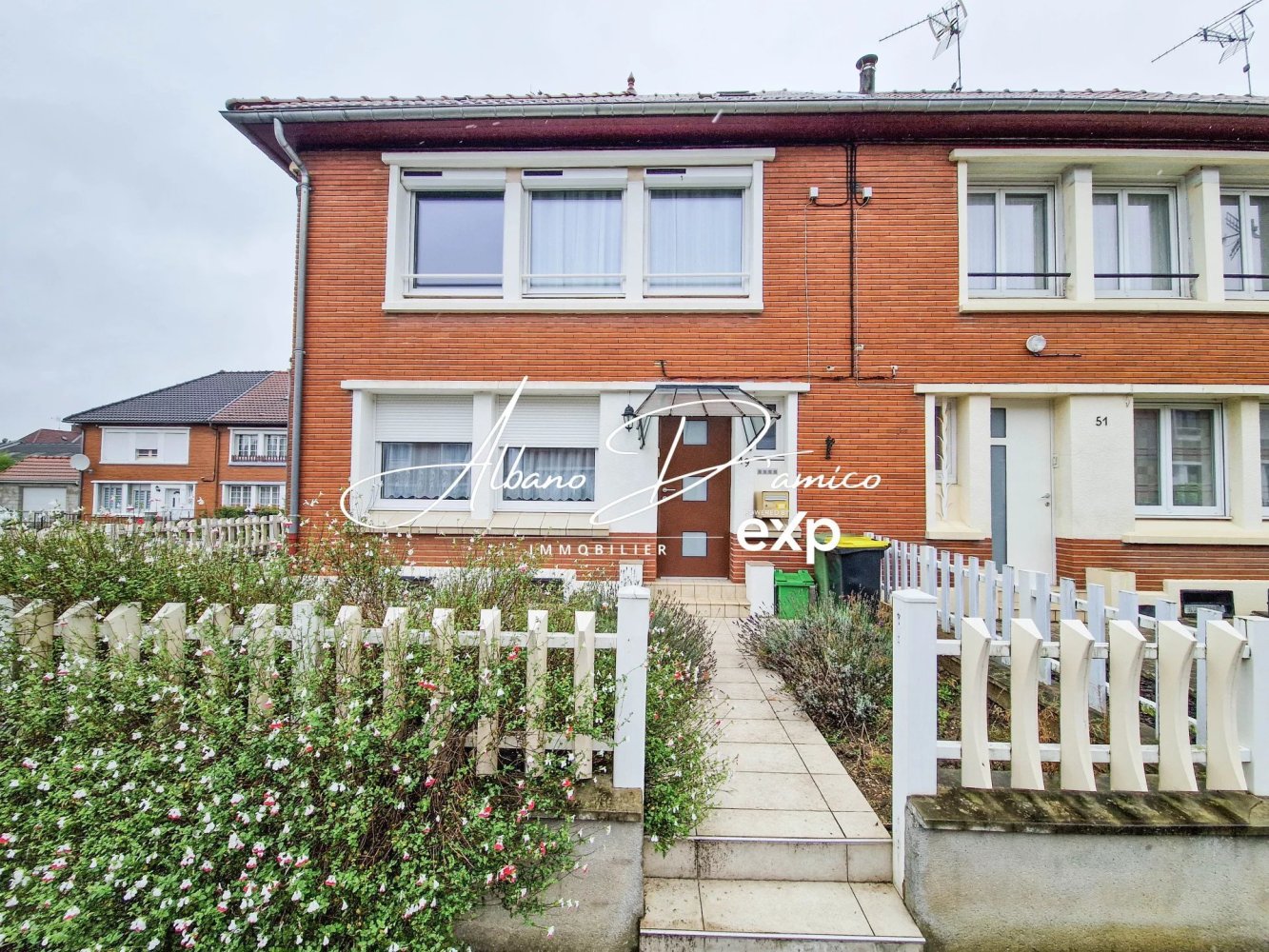 Casa de 2 dormitorios en Cambrai, France No. 223358