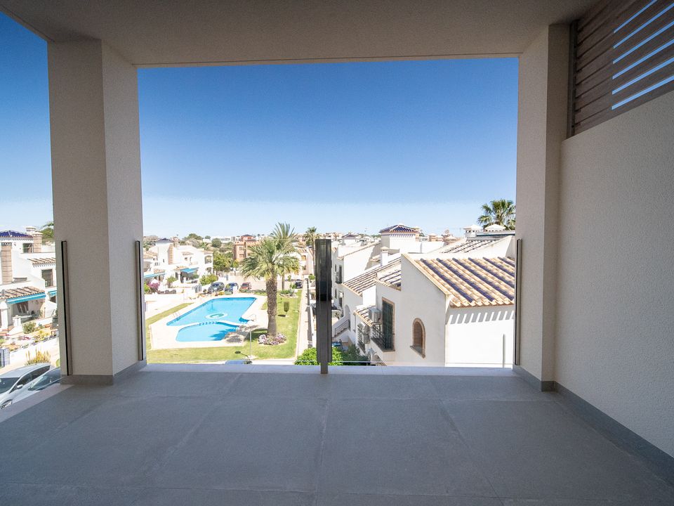 Пентхаус с 2 спальнями в Аликанте, Испания № 176288