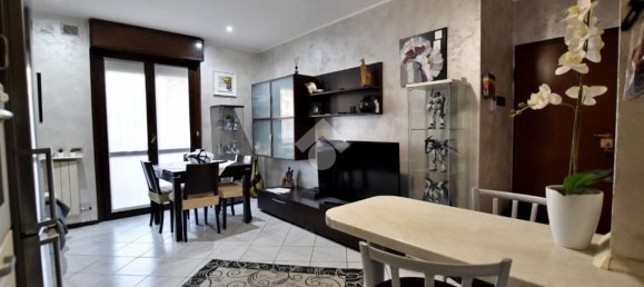 3 rooms Apartment in Liscate, Italy No. 331529 8