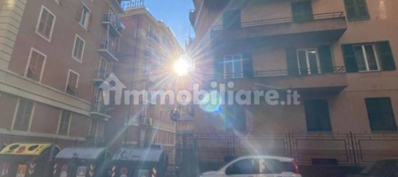 3 Schlafzimmer Wohnung in Genoa, Italy, Nr. 113038 8