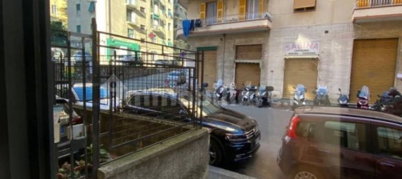 3 Schlafzimmer Wohnung in Genoa, Italy, Nr. 113038 4