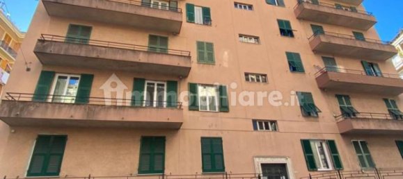3 Schlafzimmer Wohnung in Genoa, Italy, Nr. 113038 6