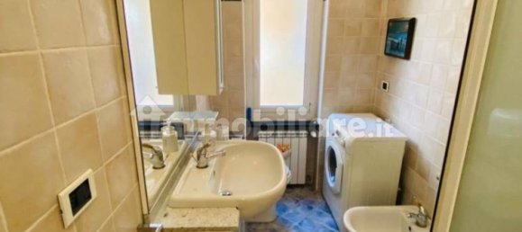 3 Schlafzimmer Wohnung in Genoa, Italy, Nr. 113038 32