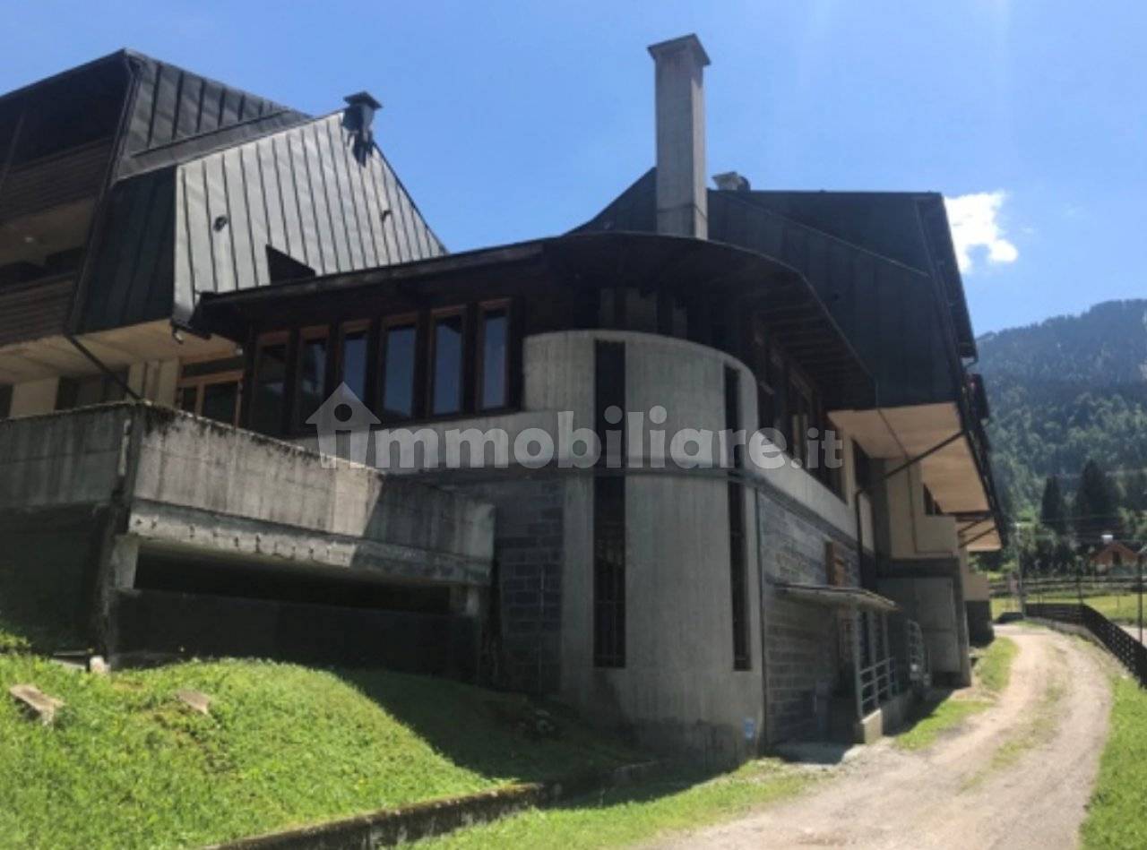 Gewerbliche Immobilie in Udine, Italy 431m², Nr. 296478