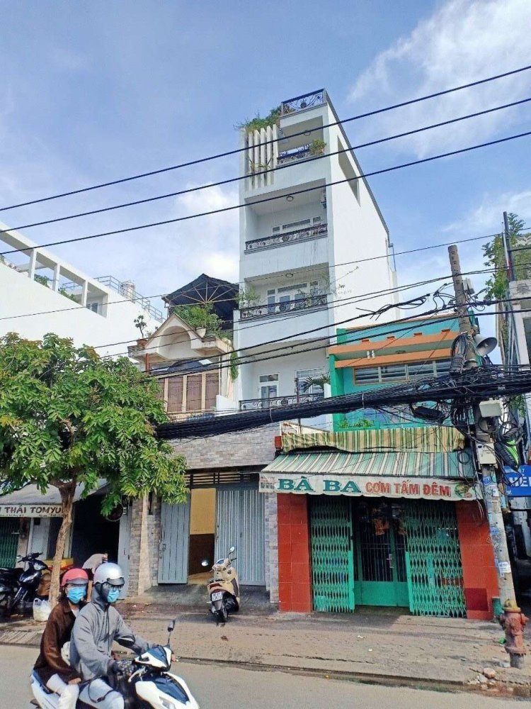 108m² Townhouse in District 7, Vietnam No. 13923