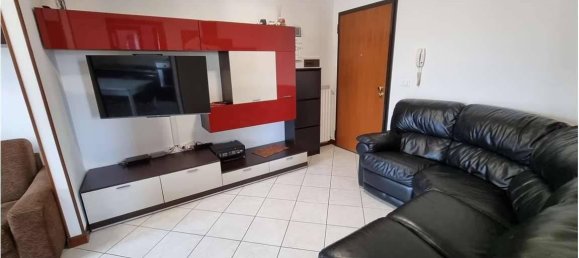 3 rooms Apartment in Goito, Italy No. 23218 3