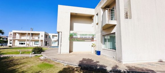 20 rooms Villa in Ragusa, Italy No. 294554 24