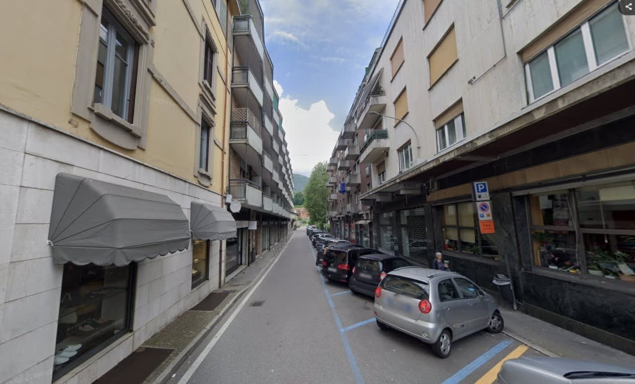 Imóvel comercial de 1 divisão em Como, Italy N.º 360377