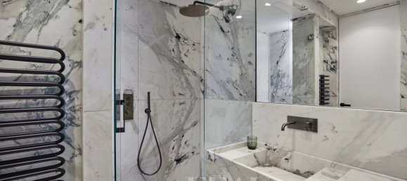 2 bedrooms Duplex in Paris, France No. 180108 13