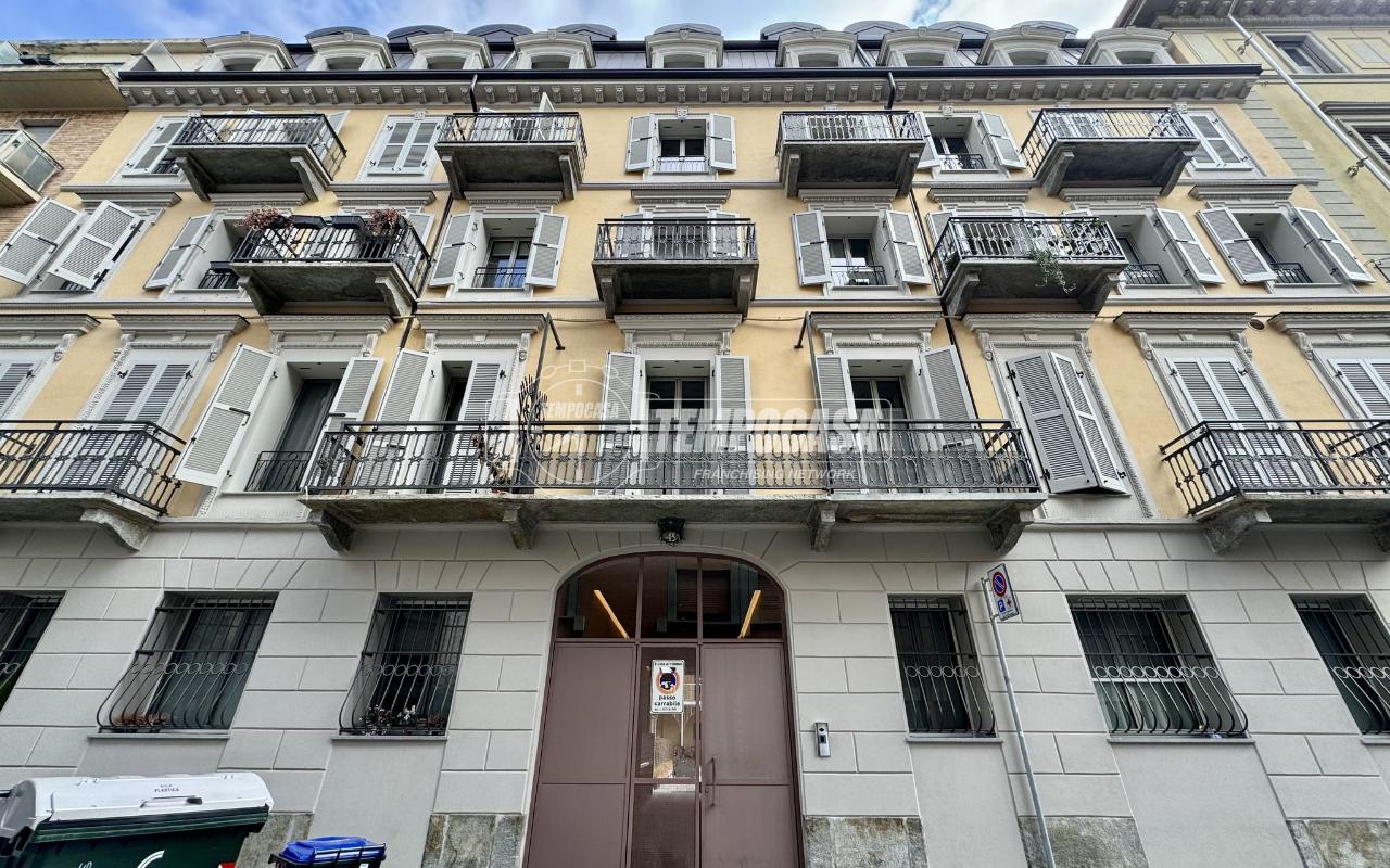 Studio in Turin, Italy No. 8642